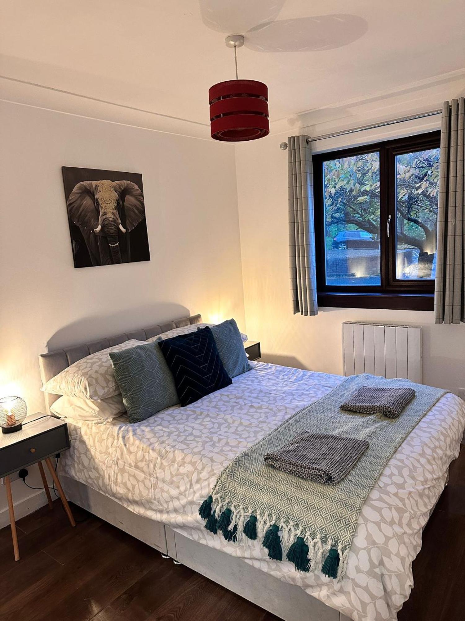 Brightcentral Apartment With Parking غلاسغو المظهر الخارجي الصورة